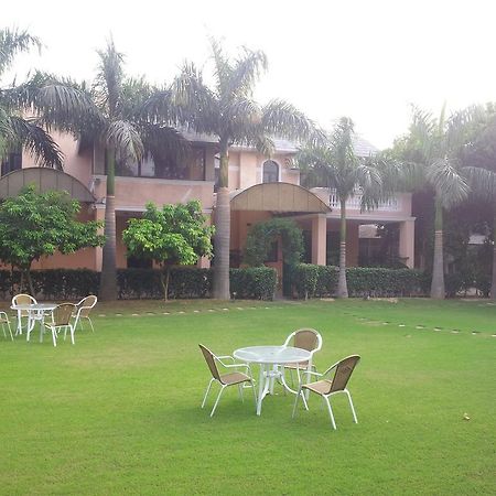 Green Villa Bed & Breakfast นิวเดลี ภายนอก รูปภาพ