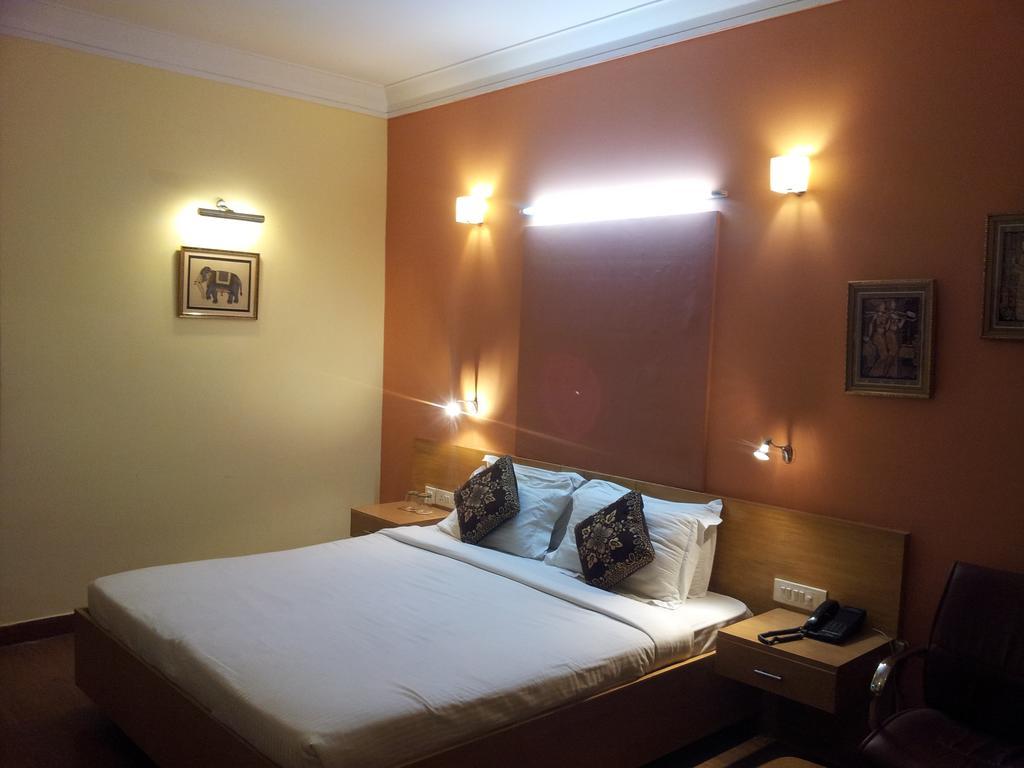 Green Villa Bed & Breakfast นิวเดลี ภายนอก รูปภาพ