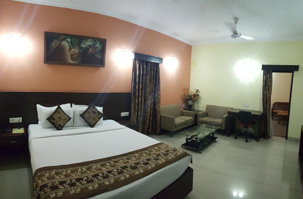 Green Villa Bed & Breakfast นิวเดลี ภายนอก รูปภาพ