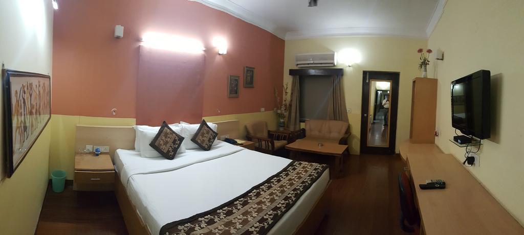 Green Villa Bed & Breakfast นิวเดลี ภายนอก รูปภาพ